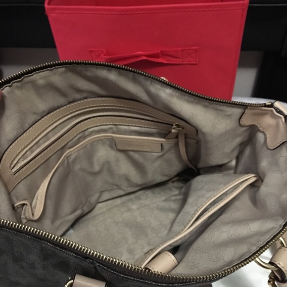 Michael Kors purse - Picture 4 of 6